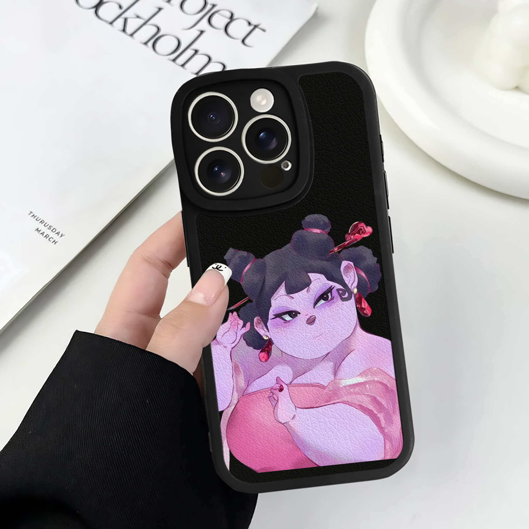 （画像用） Ne Zha 2 ナタ 魔童の大暴れ 【iPhone 16シリーズ対応】シリコンスマホケース（レザー調） 材質：シリコン